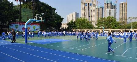 筑牢安全防线，守护生命成长——深圳市翠茵学校开展地震应急疏散演练活动