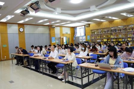 凤光小学举办“智慧教育云平台赋能教育教学”专题培训活动