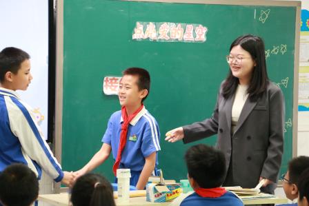 破茧成蝶展新姿，精准视导促成长 ——深圳市笋岗小学迎接罗湖区教科院新教师基本功达标视导活动