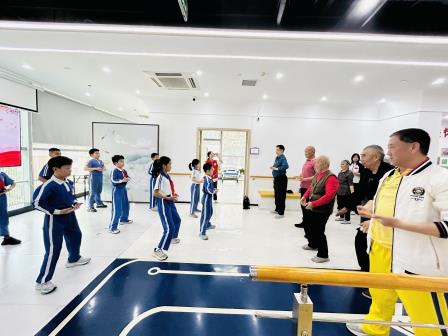 学习雷锋精神，争做时代新人——湖贝小学开展学雷锋主题活动