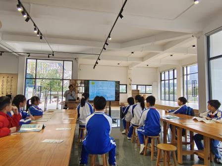 深圳市洪湖小学开展‘荷美课堂‘深耕生态文明实践