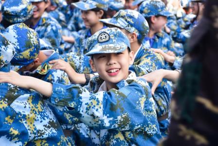 深圳市怡景小学开展4-6年级社会实践活动