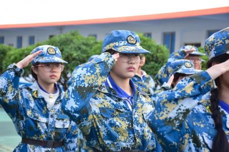 深圳市怡景小学开展4-6年级社会实践活动