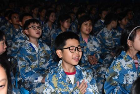 深圳市怡景小学开展4-6年级社会实践活动