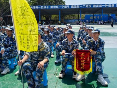 深圳市怡景小学开展4-6年级社会实践活动