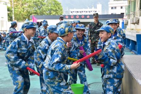深圳市怡景小学开展4-6年级社会实践活动