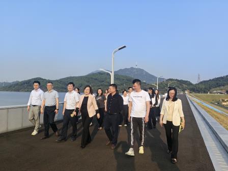 传承红色基因 弘扬东深精神     ——深圳大学心理学院教工党支部和深圳市罗湖区星园学校党支部联合党建活动