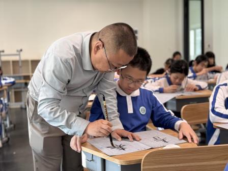 墨香润童心，书法传文明——罗湖未来学校开展书法讲座