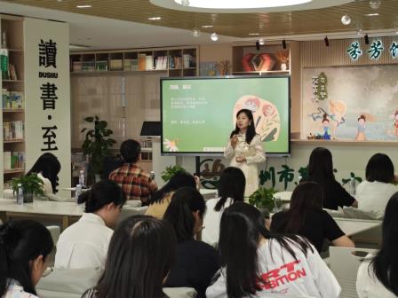草埔小学召开班主任工作会议