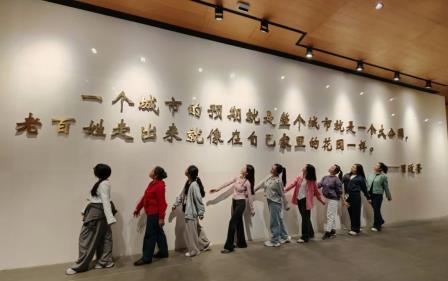 以精神滋养幸福，以幸福反哺育人——深圳市罗湖区托幼幼教集团党支部举办师德师风建设专题讲座