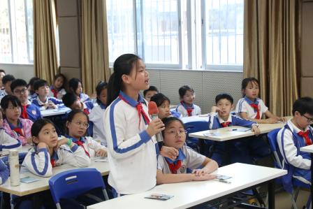 “拥抱每一种独特”——新秀小学举行2025 年世界自闭症日主题活动