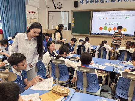 美育润心：让每一棵“生命树”向阳而生 ——“启明心”艺术心理课程走进罗湖区翠园东晓中学