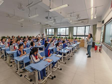 携手科学力量，点亮东晓新光彩——东晓小学举行科学副校长聘用仪式暨“蝴蝶之舞”科普讲座