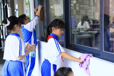 环境卫生大清扫 校园面貌展新颜 ——深圳市仙桐实验小学开展“美育一件事”大扫除活动