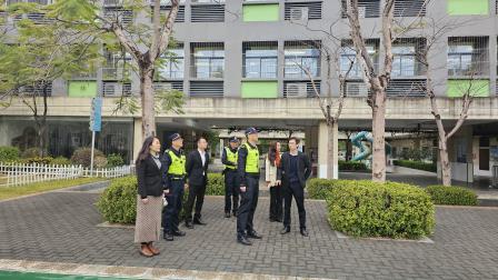 共筑师生校园安全网——罗湖区领导莅临教科院附属学校视导检查