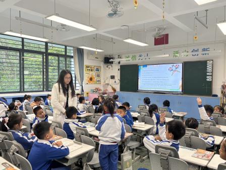 风气清明时 民俗润童心——深圳市仙桐实验小学清明节升旗仪式及安全教育主题中队课