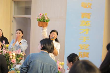 让生活 “花” 开 ，育美好 “心” 光——深圳市红桂小学举行教职工插花培训