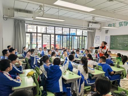 远离毒品危害，拥抱阳光未来——湖贝小学开展禁毒主题班会