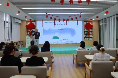 锦田小学举办“三八”妇女节健康讲座