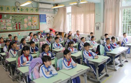 共筑健康同学谊，齐绘成长同心圆 ——深圳市南湖小学开展校长课堂第三讲