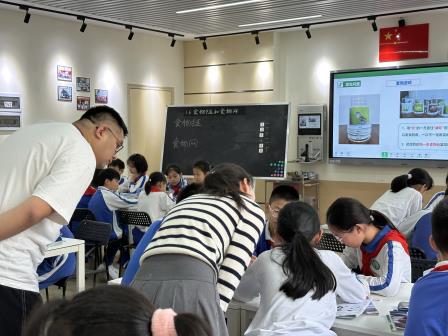 罗湖区新教师“十项基本功”达标过关行动走进洪湖小学
