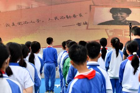 学雷锋精神，树时代榜样 ——深圳市靖轩小学开展学习雷锋好榜样活动