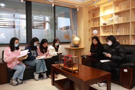 翠北实验小学举办新教师专题研讨活动 聚焦课堂守护与儿童对话