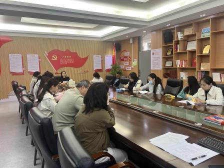 深圳市仙桐实验小学举行仙桐墟财商活动总结会暨数学科组会