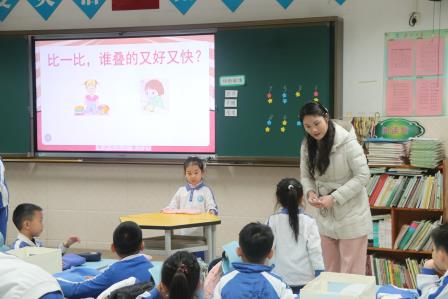 专家把脉促成长 深耕课堂提素养———罗湖区教科院到深圳市人民小学开展新教师“10项基本功”过关考核指导行动