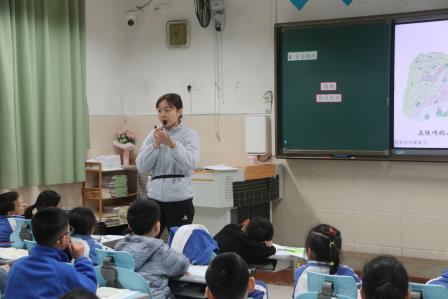 专家把脉促成长 深耕课堂提素养———罗湖区教科院到深圳市人民小学开展新教师“10项基本功”过关考核指导行动