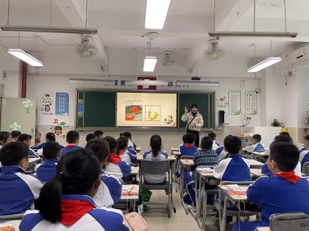 罗湖区教科院到桂园小学开展2025年新教师“10项基本功”过关考核视导