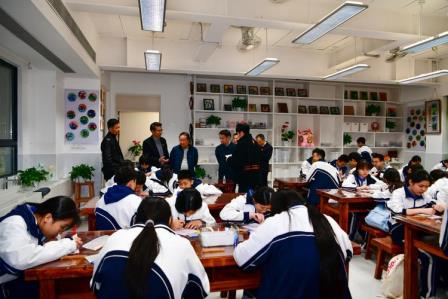 松山仰止共登一步 泉韵不辍传承引领 ——曾挺宇名书记工作室授牌暨首次研讨会议在深圳市松泉实验学校成功举行