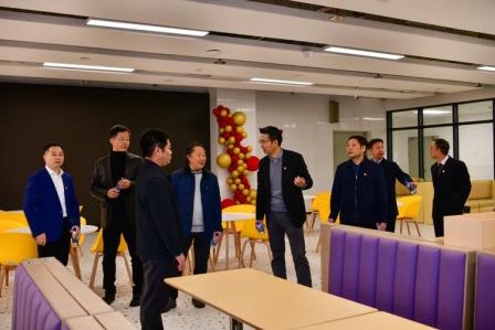 松山仰止共登一步 泉韵不辍传承引领 ——曾挺宇名书记工作室授牌暨首次研讨会议在深圳市松泉实验学校成功举行