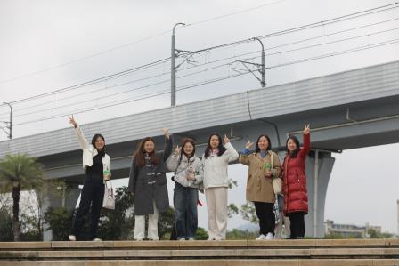 深圳市罗湖区滨河实验中学三八妇女节主题活动圆满举行｜海上看湾区，巾帼绽芳华