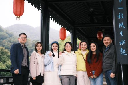 罗湖实验学校开展“致敬先驱精神，激扬巾帼芳华”主题庆祝活动