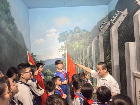 文德学校党支部开展主题学习活动