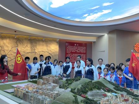 文德学校党支部开展主题学习活动