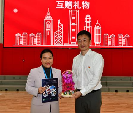 松涛泉韵紫荆花开映鹏城 深港姊妹墨香智绘共潮生 ——深圳市松泉实验学校与香港伊斯兰鲍伯涛纪念小学开展联谊交流系列活动