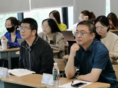 探索混合式教研新路径 共绘语文智慧课堂新图景   ——深圳市罗湖未来教育集团开展小学语文混合式教研智慧联动系列活动
