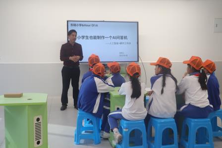 东晓小学科创教育扬帆起航：四大社团首课开启创新实践新篇章