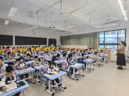 小幼衔接初体验，萌娃探秘小学校园——城建太白居幼儿园师生走进东晓小学开展体验活动