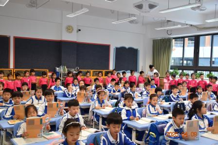 小幼衔接初体验，萌娃探秘小学校园——城建太白居幼儿园师生走进东晓小学开展体验活动