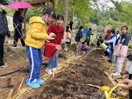 朝阳少年探农耕   劳动教育促成长——深圳市东晓小学“每周半天计划”之“红领巾寻劳动美”