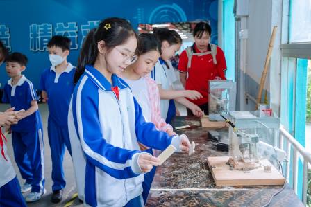 劳动筑基传薪火 科创引航逐梦想 ——深圳市靖轩小学开展春季社会实践活动