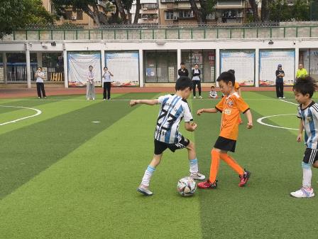 “踢”出衔接新路径，幼小贯通育未来  ——深圳市碧波小学、罗湖区教工幼儿园举行足球联谊赛