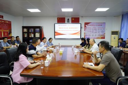 倾囊相授传良方  虚心问道促提升 ——凤光小学与螺岭外国语实验学校开展行政团队交流活动  