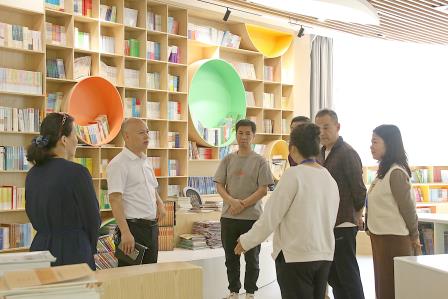 倾囊相授传良方  虚心问道促提升 ——凤光小学与螺岭外国语实验学校开展行政团队交流活动  