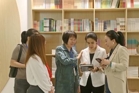 倾囊相授传良方  虚心问道促提升 ——凤光小学与螺岭外国语实验学校开展行政团队交流活动  