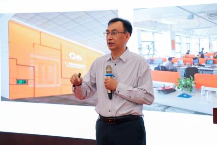 学为中心，数智赋能，互联共生 ——全国课改名校精品课暨“数智课堂”展示活动在深圳市罗湖外语实验学校举行