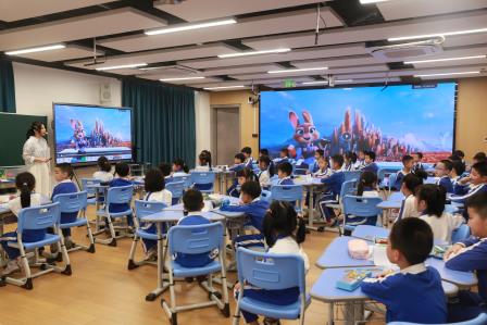 罗湖区小学数学“教评学苑”系列研讨活动——聚焦新教材，同构话新篇 